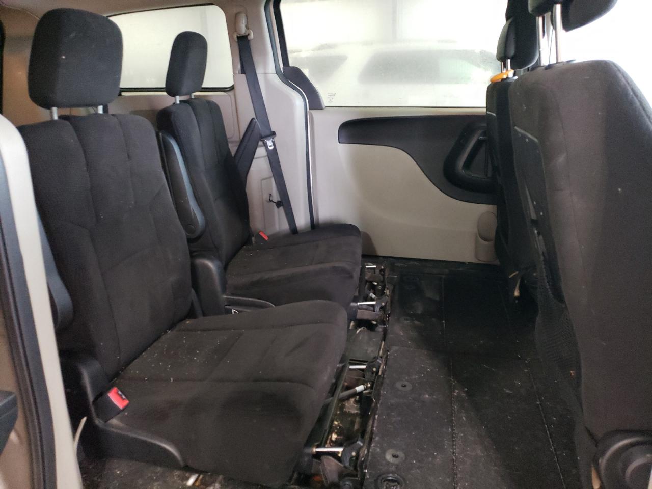 2013 Dodge Caravan - Image 11