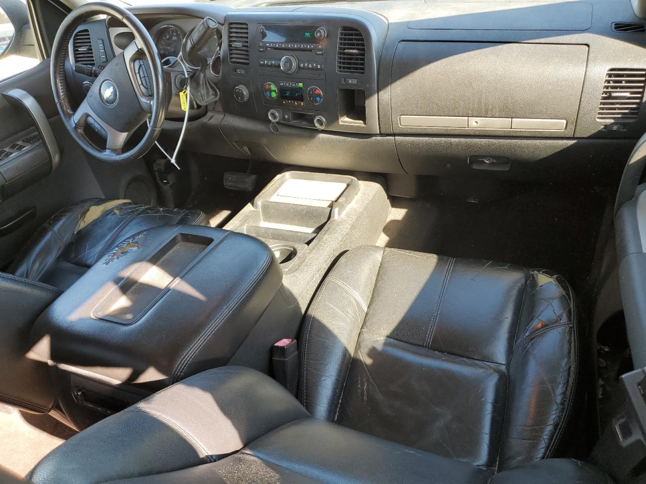 2007 Chevrolet Silverado - Image 8