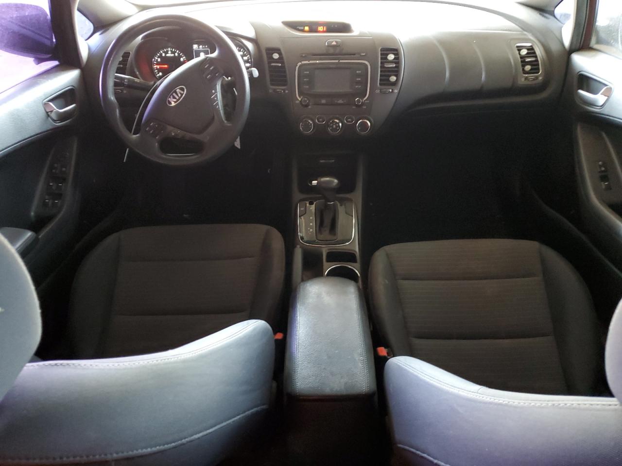 2017 Kia Forte - Image 8