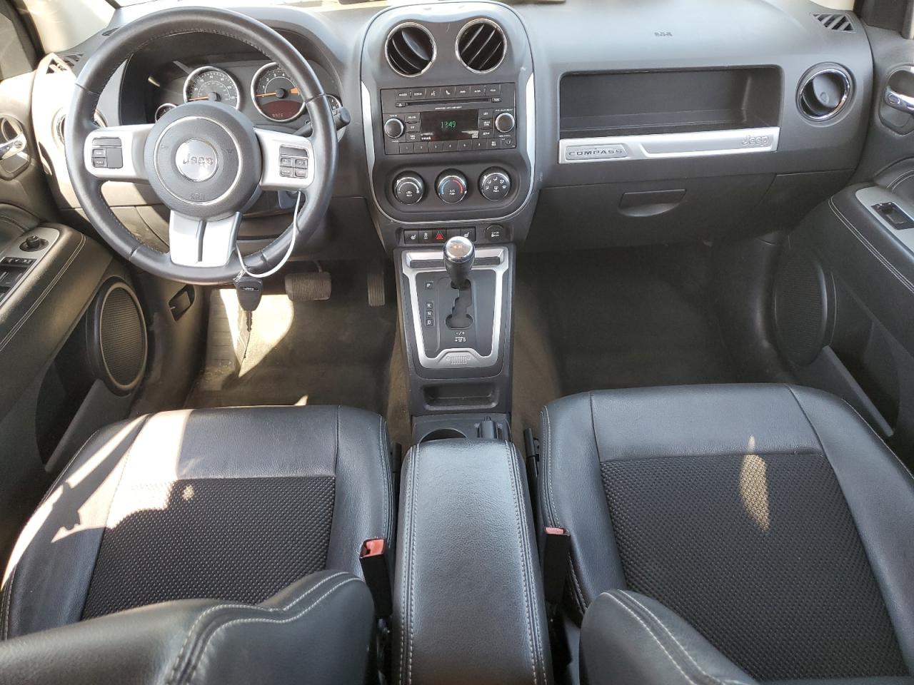 2017 Jeep Compass - Image 8