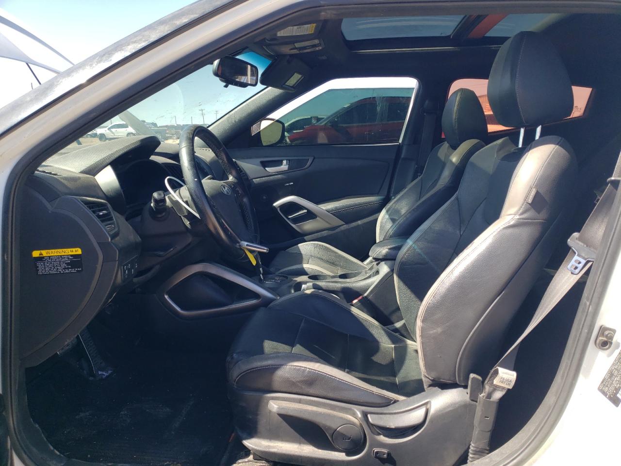 2017 Hyundai Veloster - Image 7