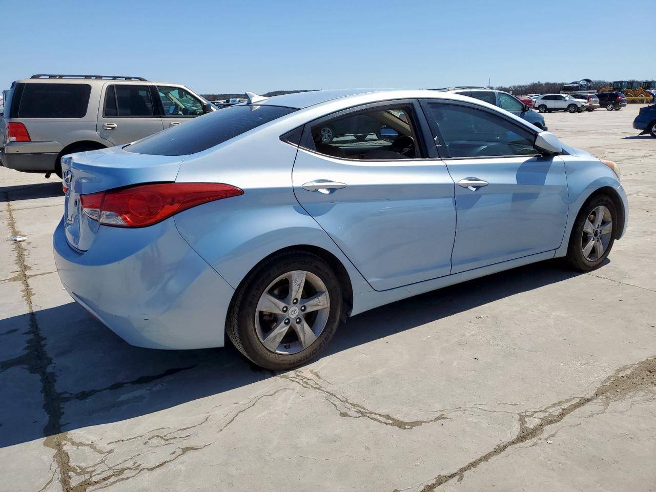 2013 Hyundai Elantra - Image 3