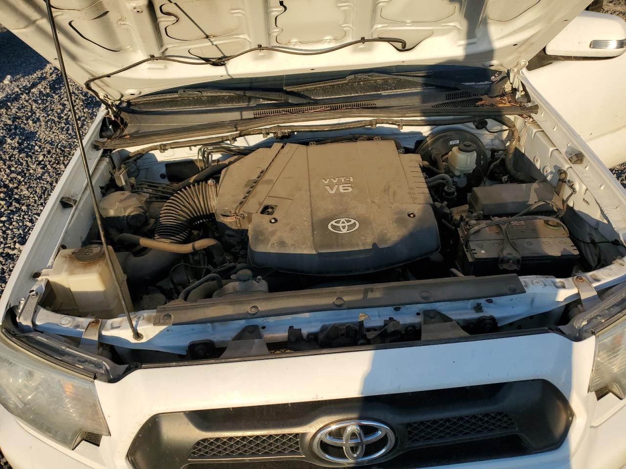 2014 Toyota Tacoma - Image 11