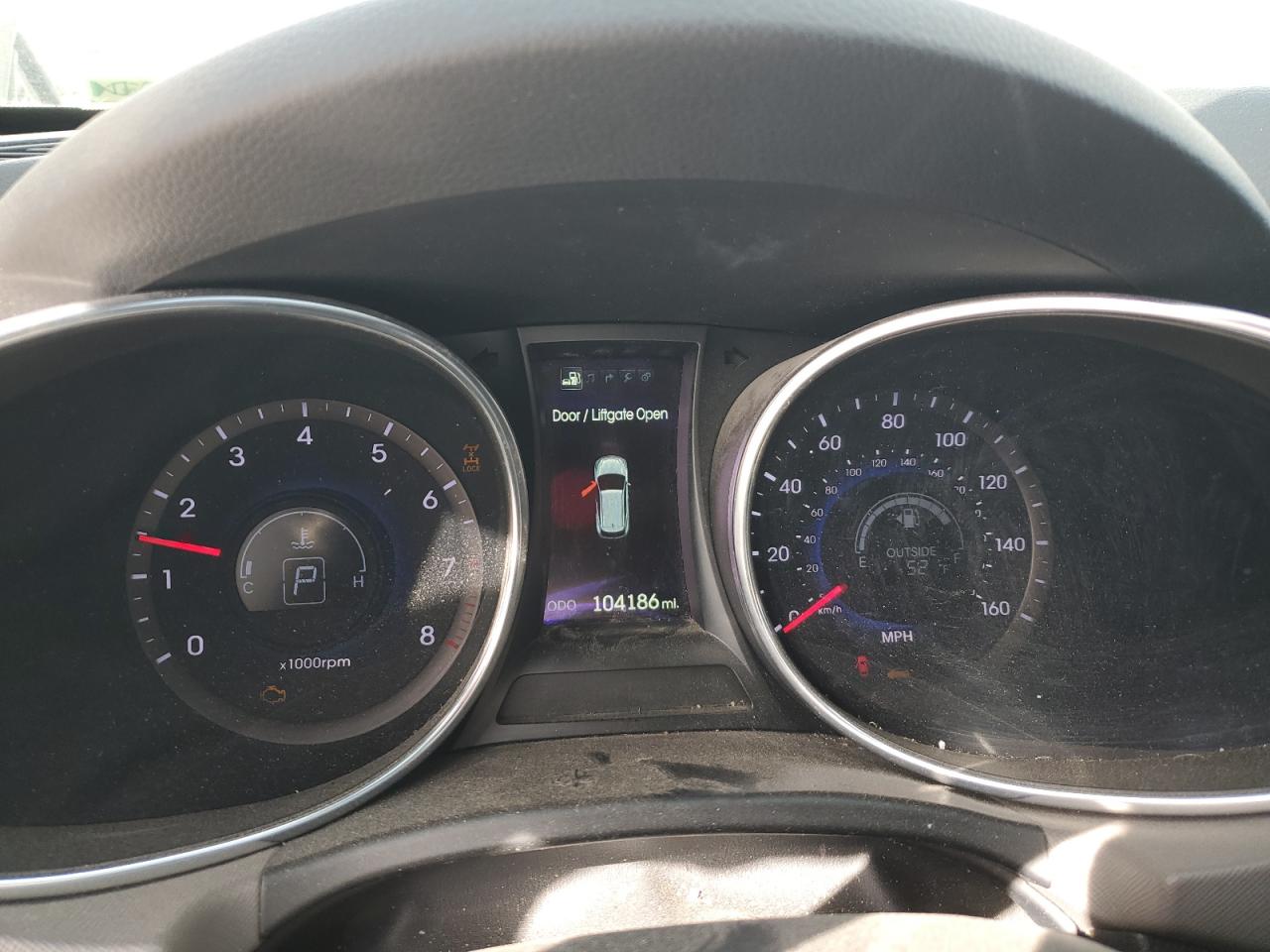 2015 Hyundai Santa Fe - Image 9