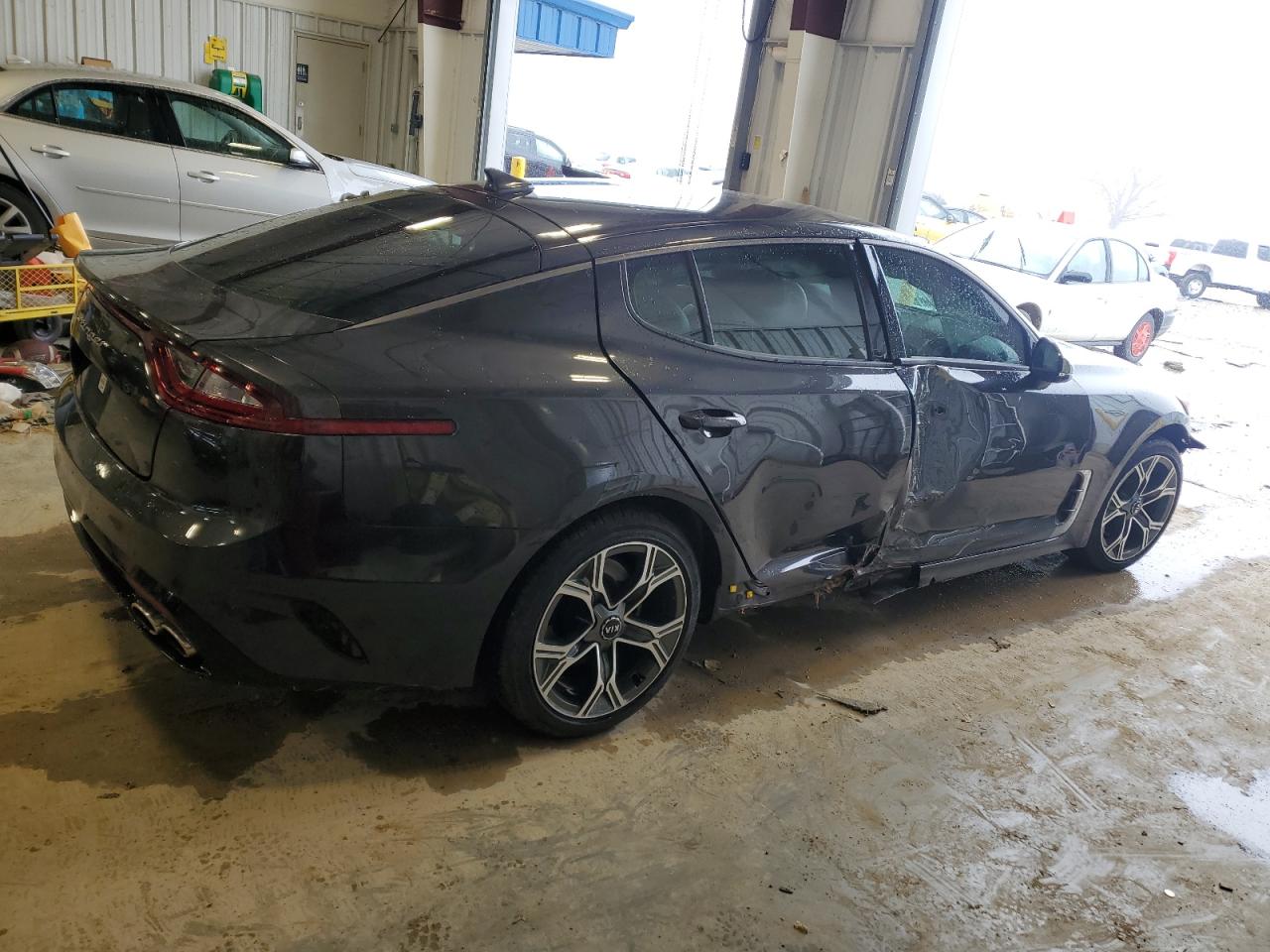 2021 Kia Stinger - Image 3