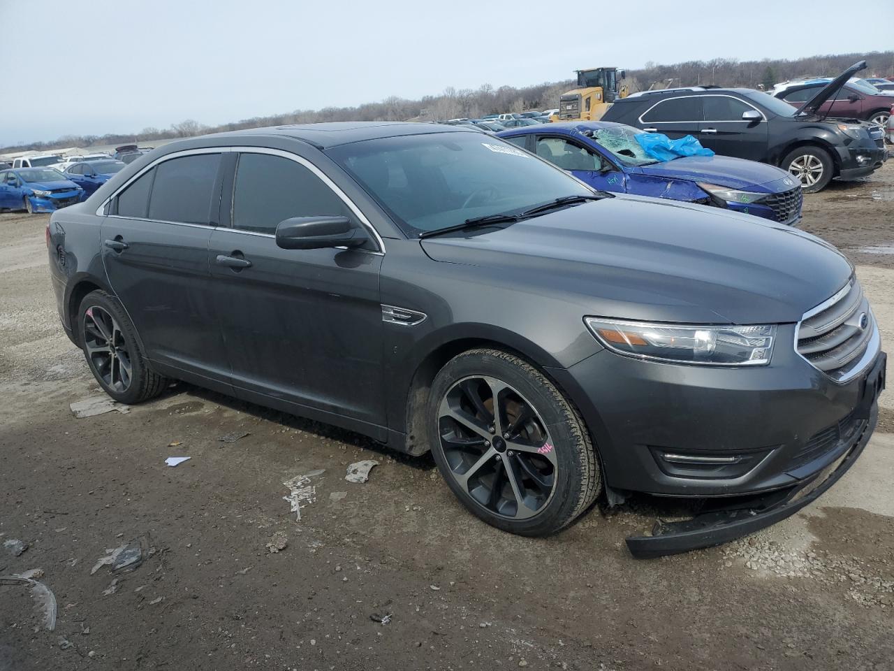 2015 Ford Taurus - Image 4