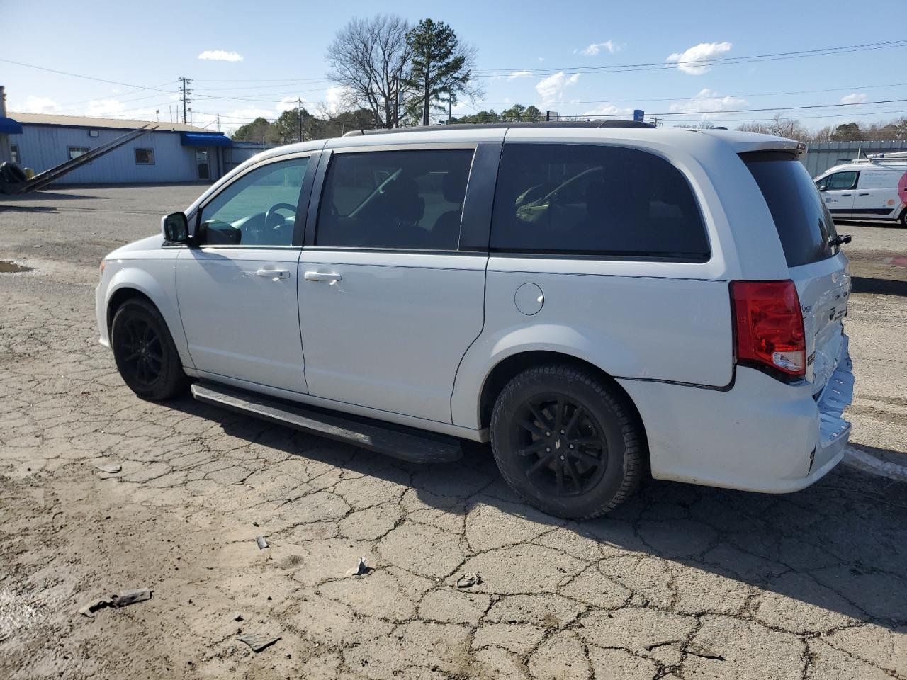 2019 Dodge Caravan - Image 2