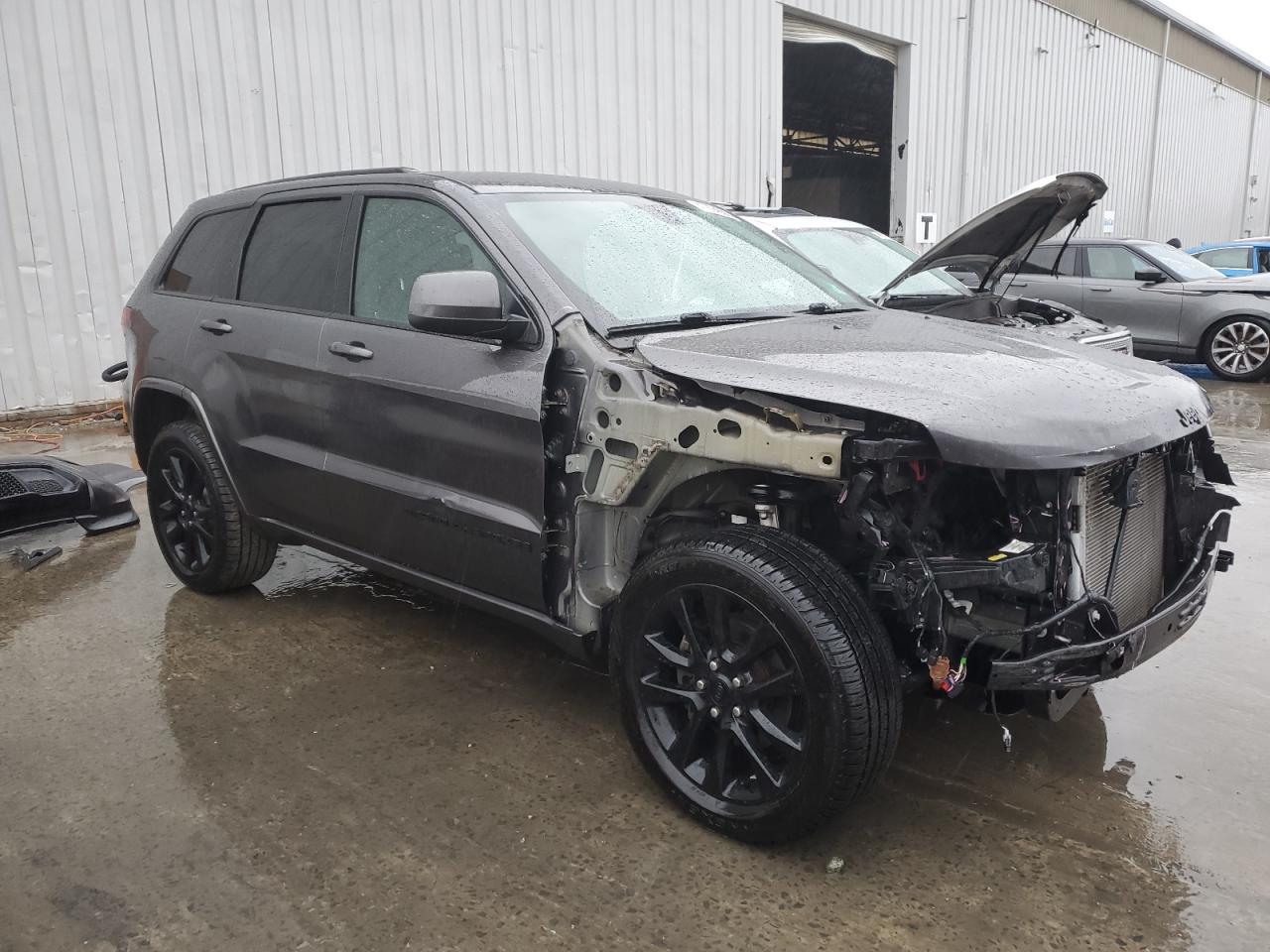 2018 Jeep Grand Cherokee - Image 4