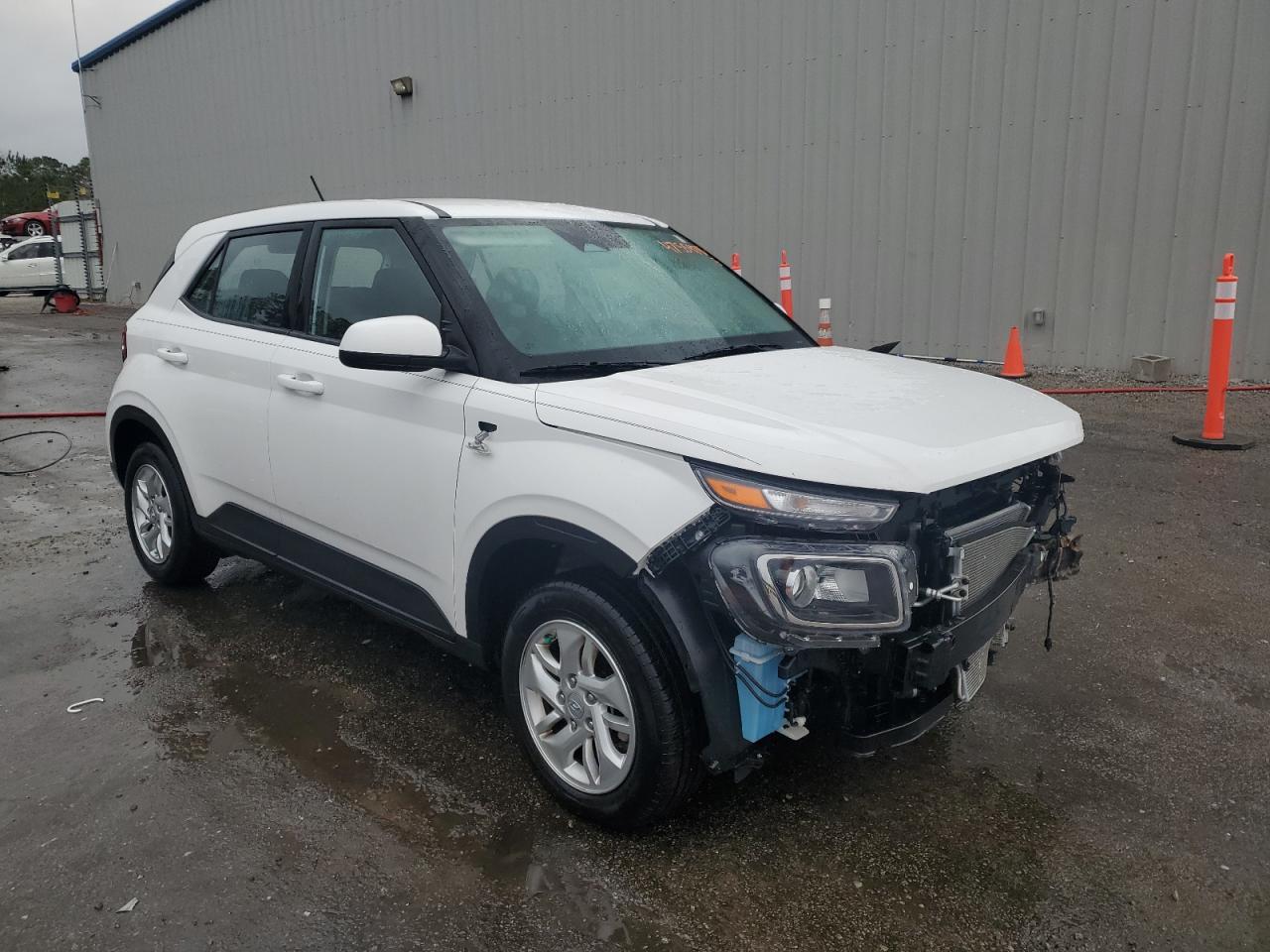 2023 Hyundai Venue - Image 4