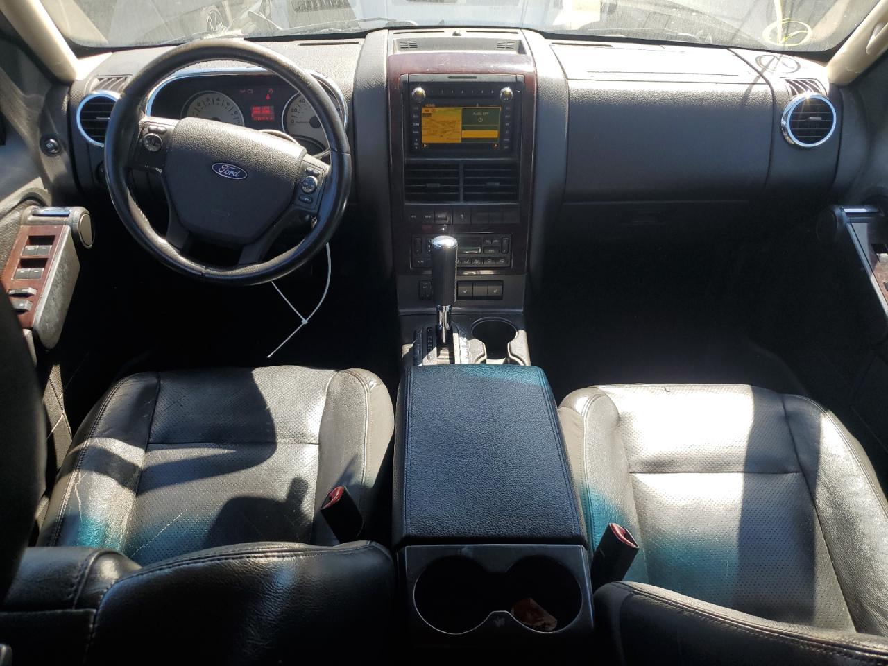 2010 Ford Explorer - Image 8
