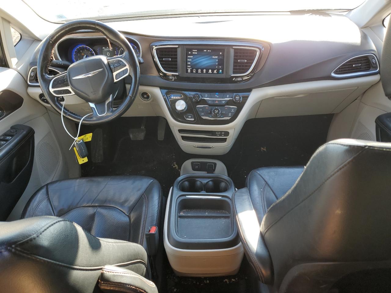 2019 Chrysler Pacifica - Image 8