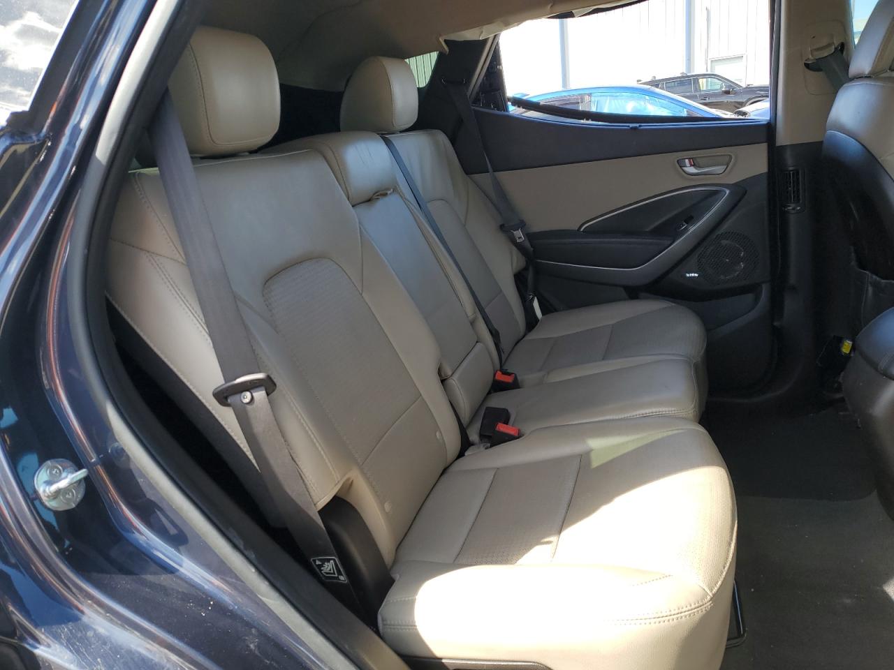 2014 Hyundai Santa Fe - Image 11
