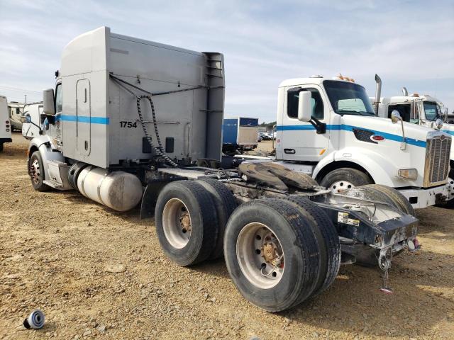 2015 PETERBILT 579   