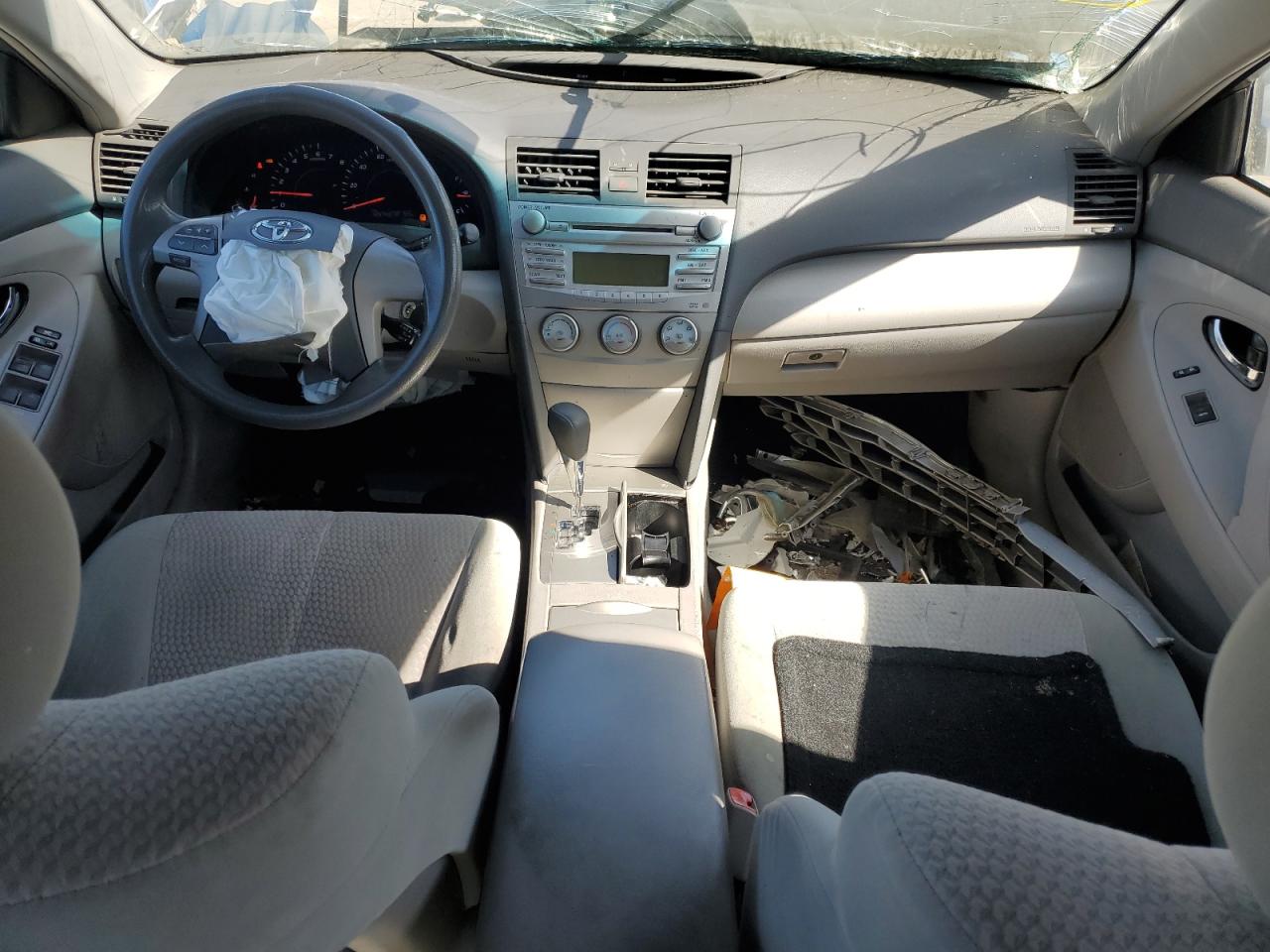 2011 Toyota Camry - Image 8