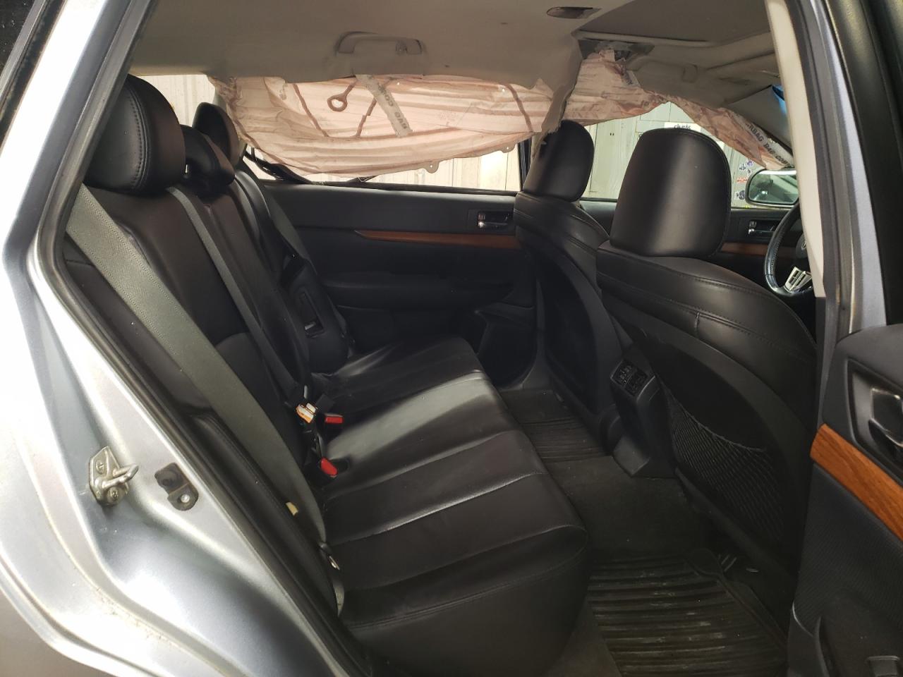 2013 Subaru Outback - Image 10