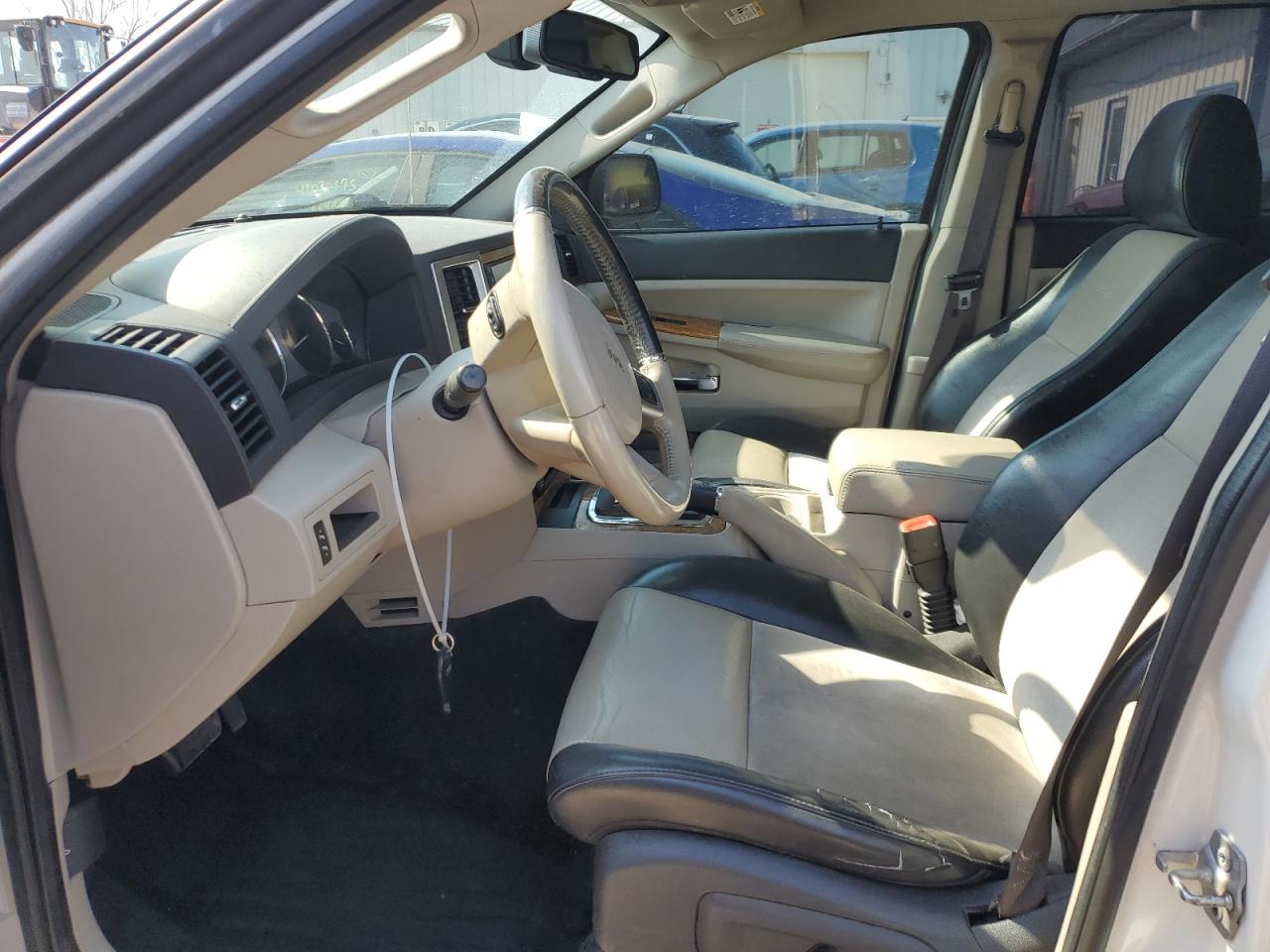 2009 Jeep Grand Cherokee - Image 7