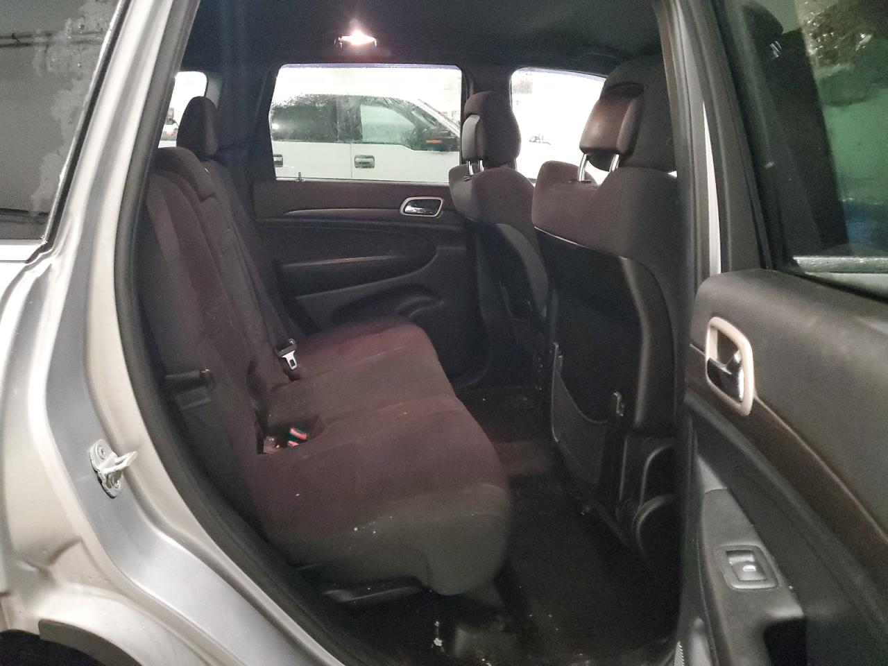 2014 Jeep Grand Cherokee - Image 11