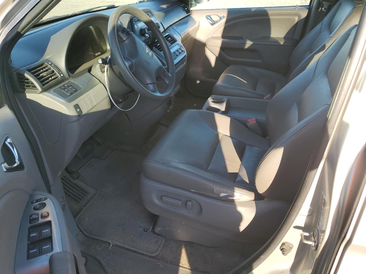 2008 Honda Odyssey - Image 8