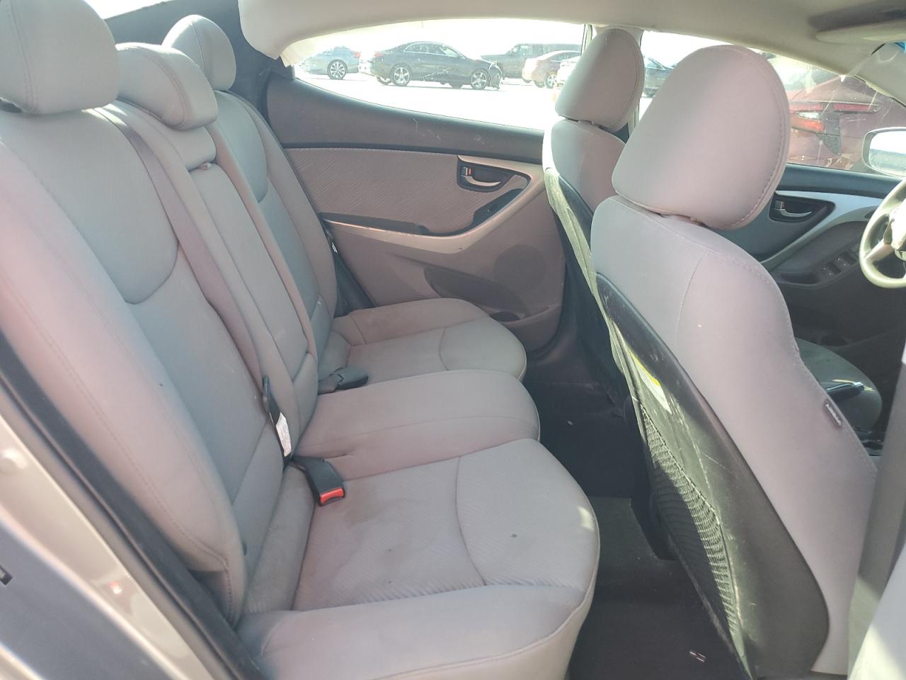 2013 Hyundai Elantra - Image 10