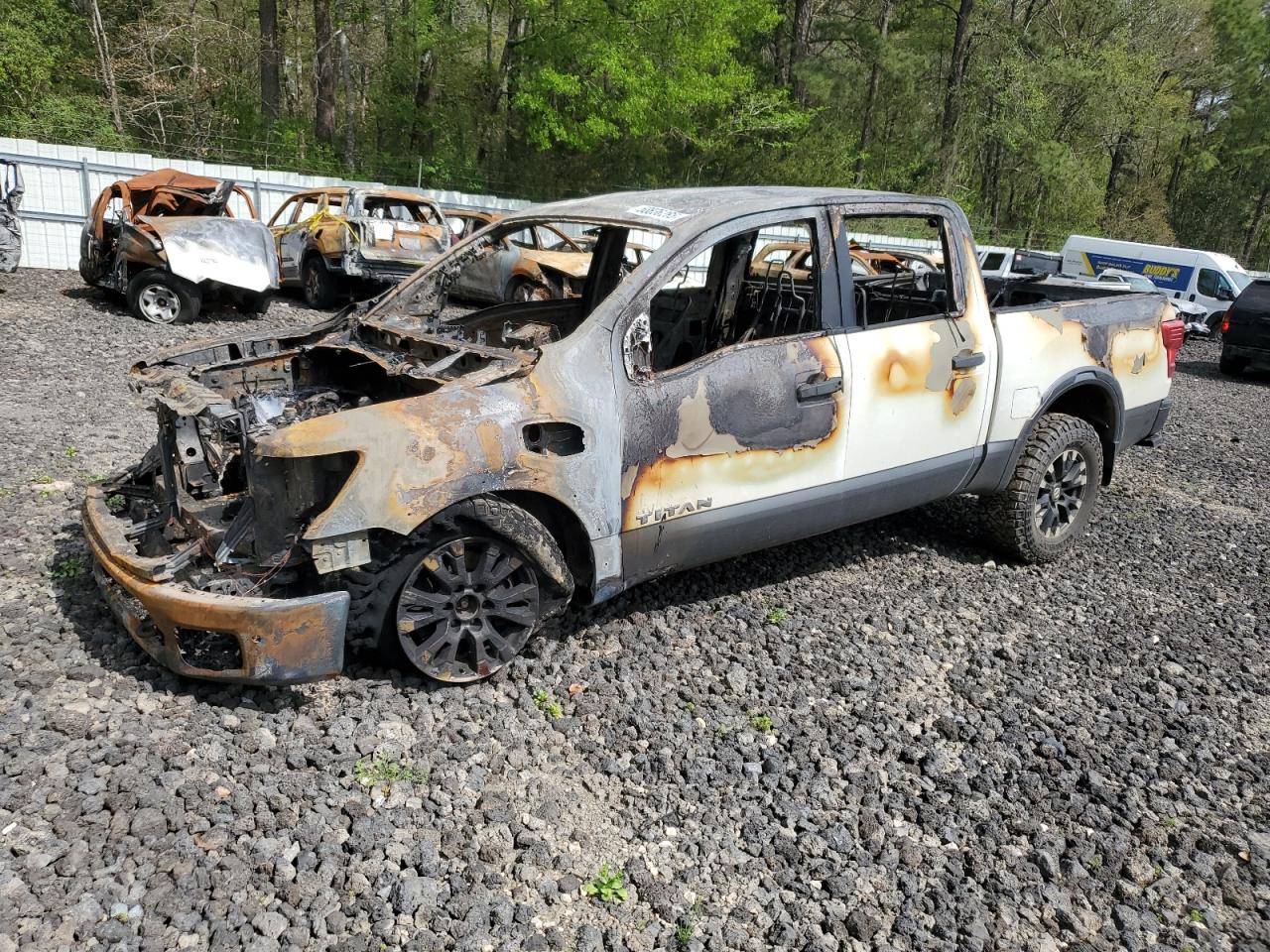 2017 Nissan Titan Sv for Sale in Lufkin, TX - Burn