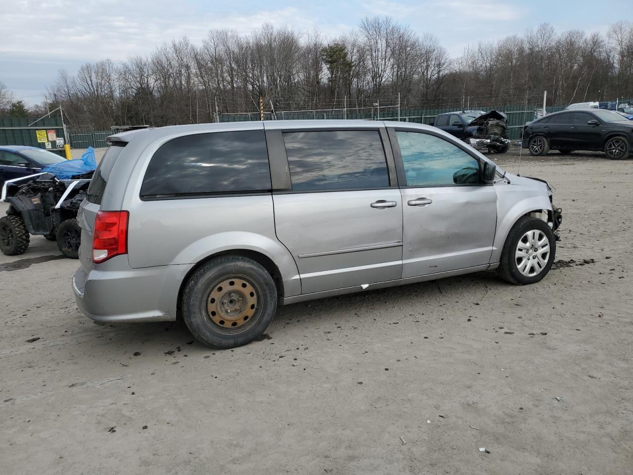 2016 Dodge Caravan - Image 3