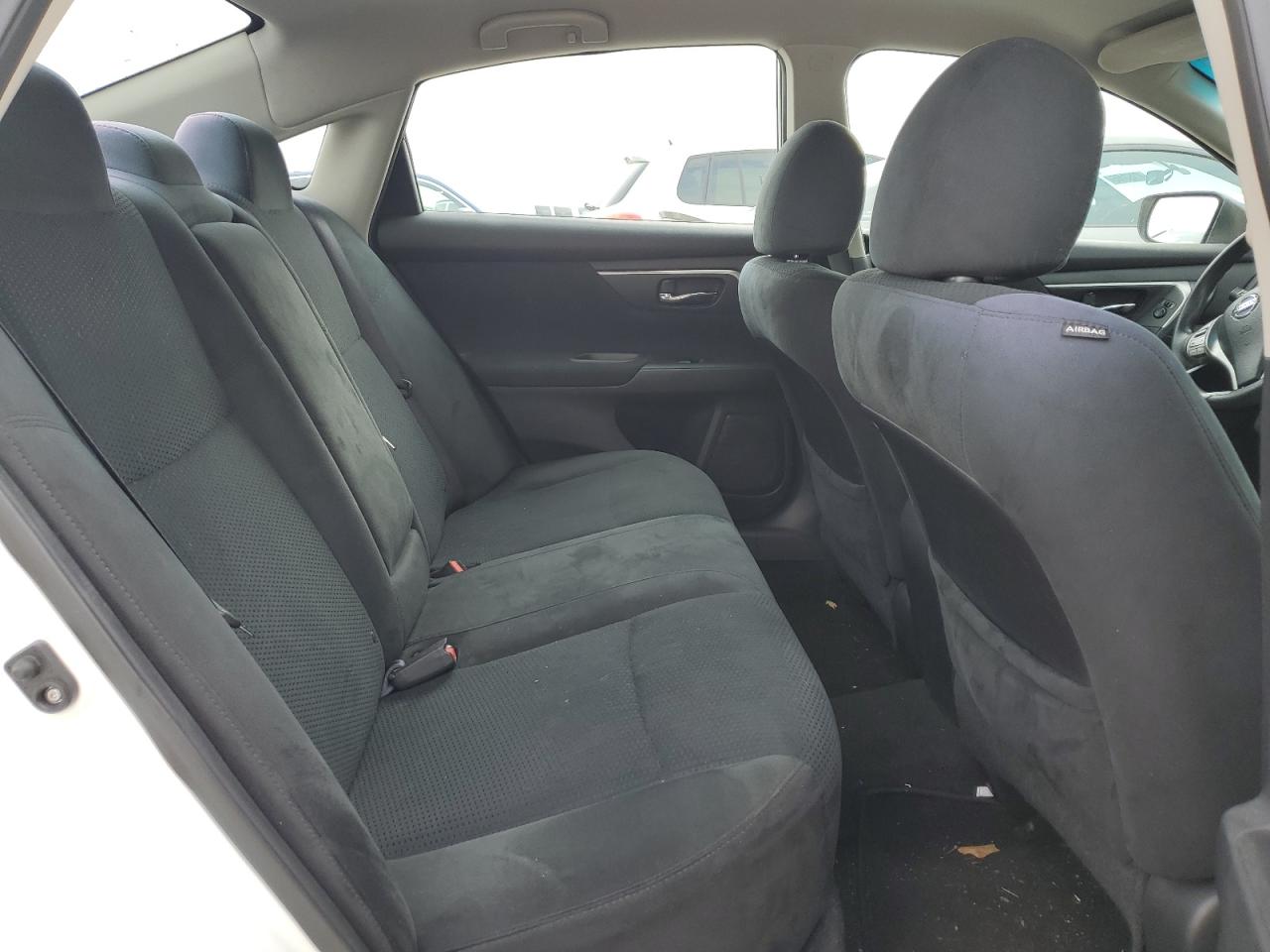 2015 Nissan Altima - Image 10