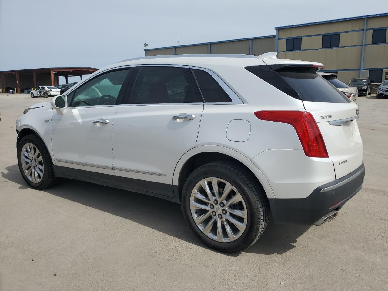 2019 Cadillac XT5 - Image 2