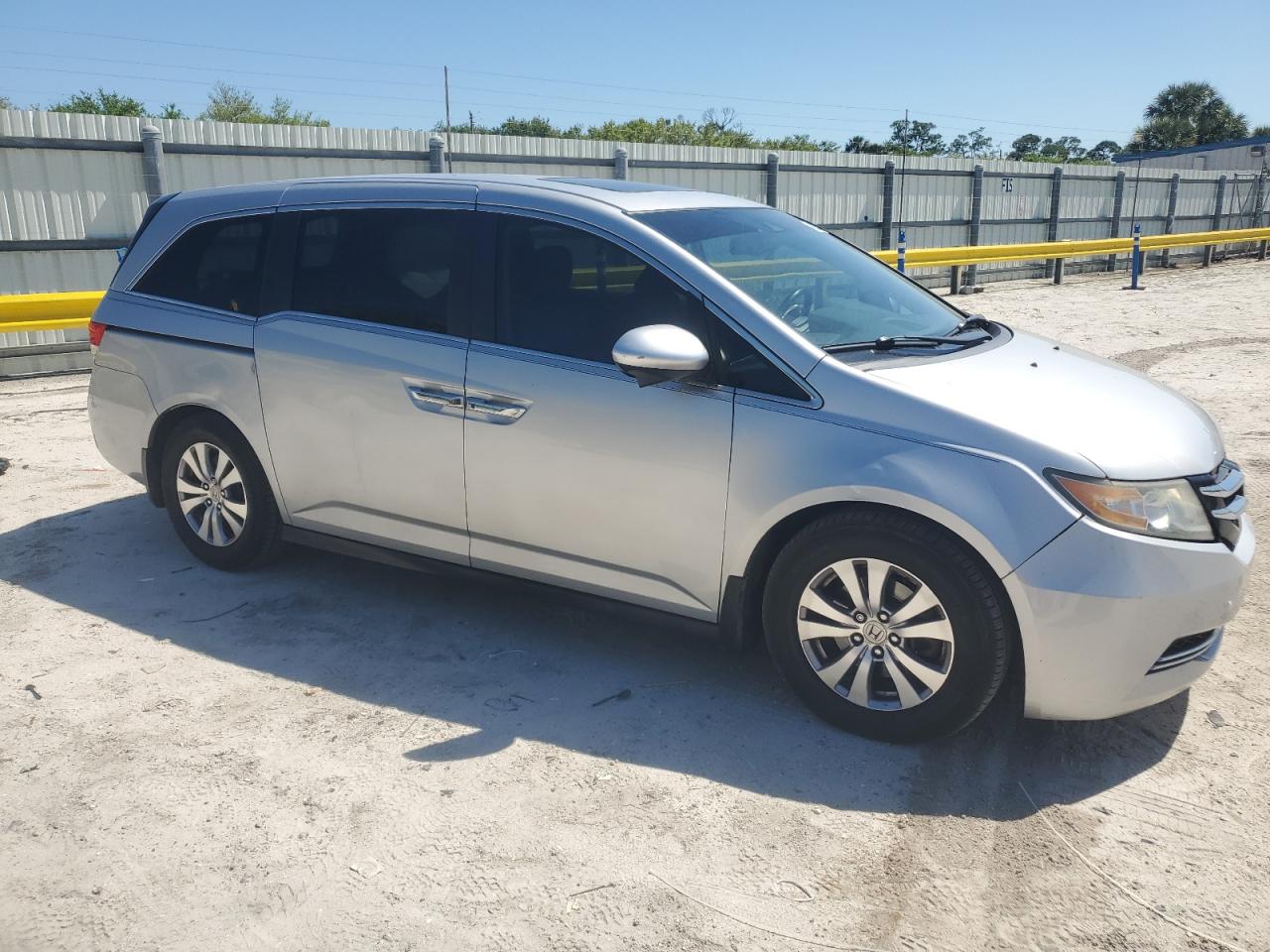 2015 Honda Odyssey - Image 4