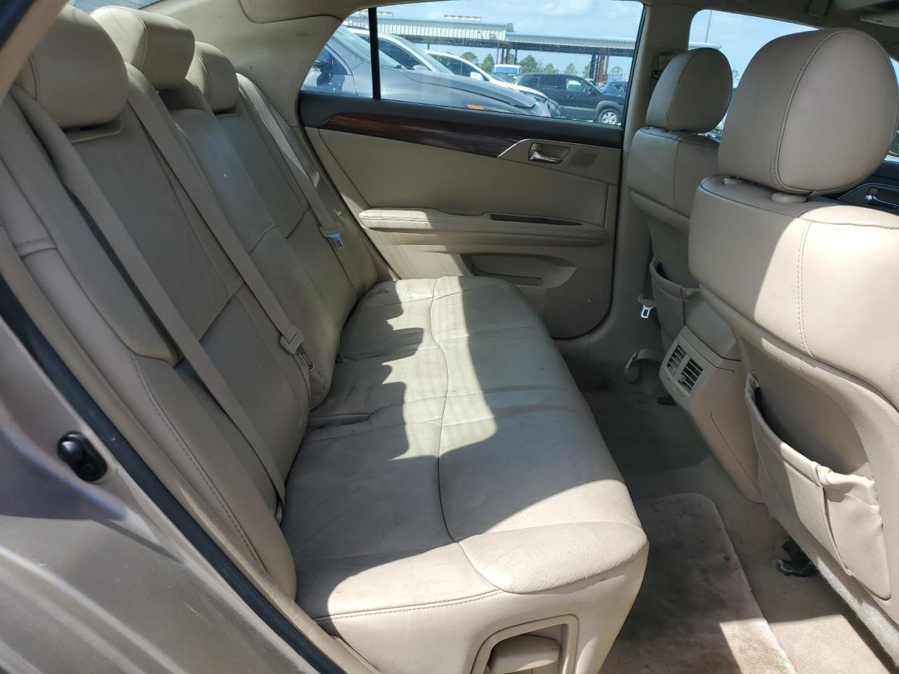 2008 Toyota Avalon - Image 10