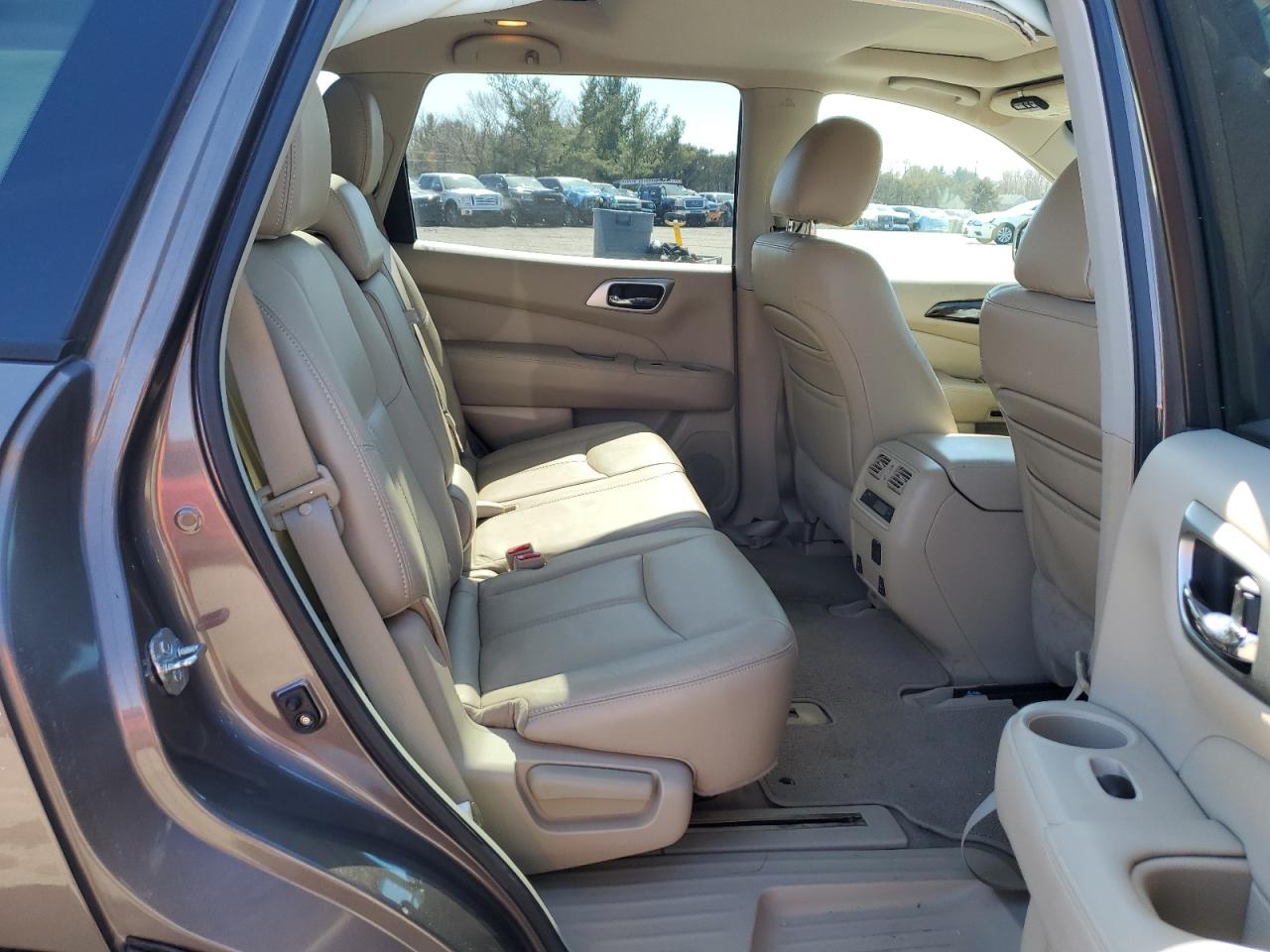 2013 Nissan Pathfinder - Image 12