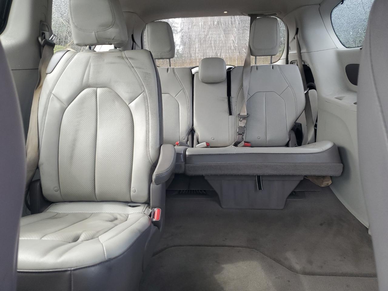 2019 Chrysler Pacifica - Image 10