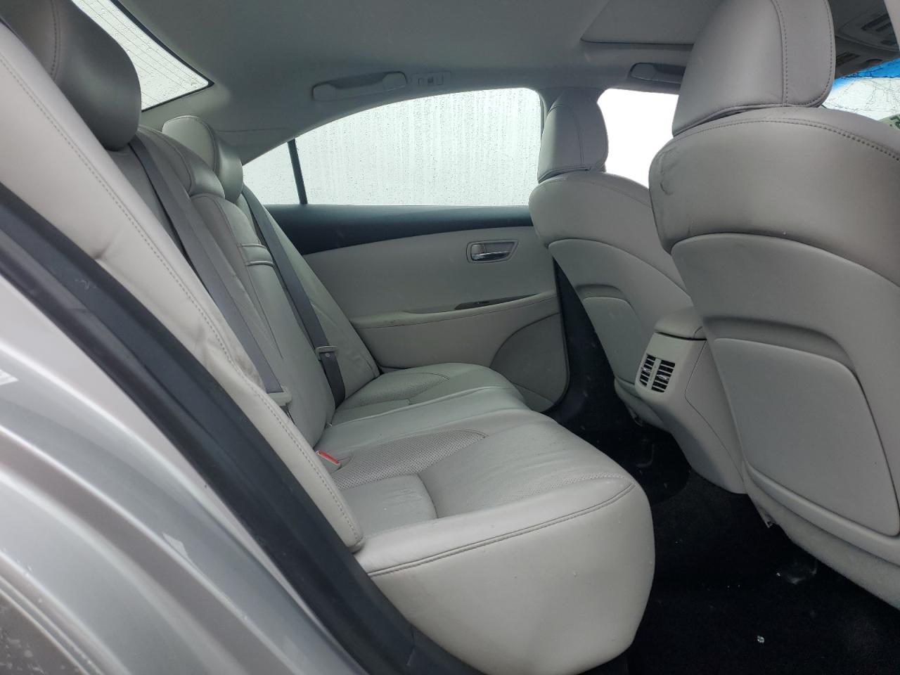 2012 Lexus ES - Image 10