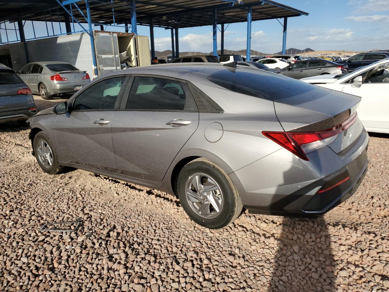 2024 Hyundai Elantra - Image 2