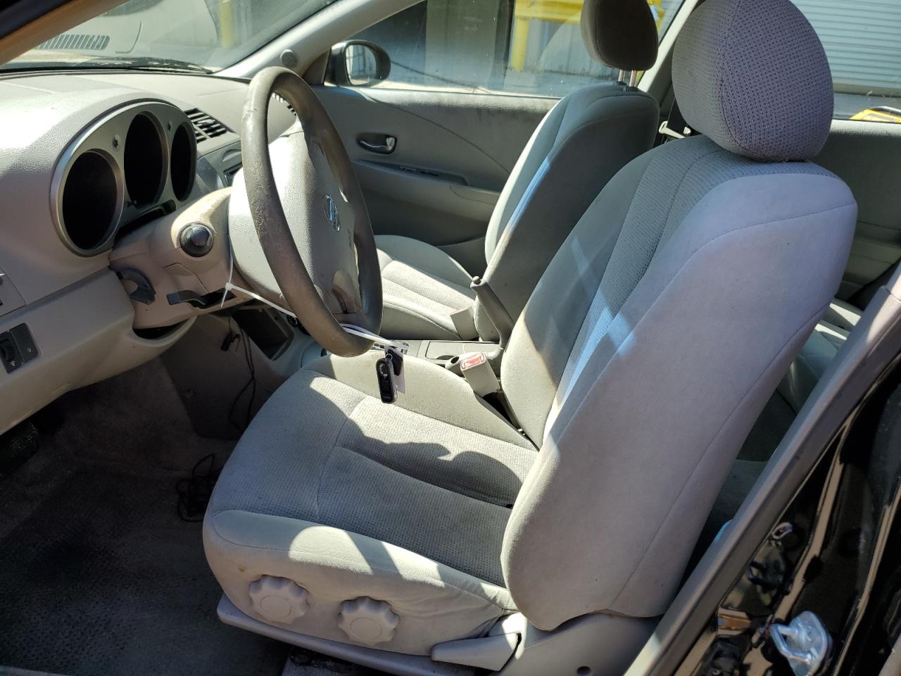 2004 Nissan Altima - Image 7