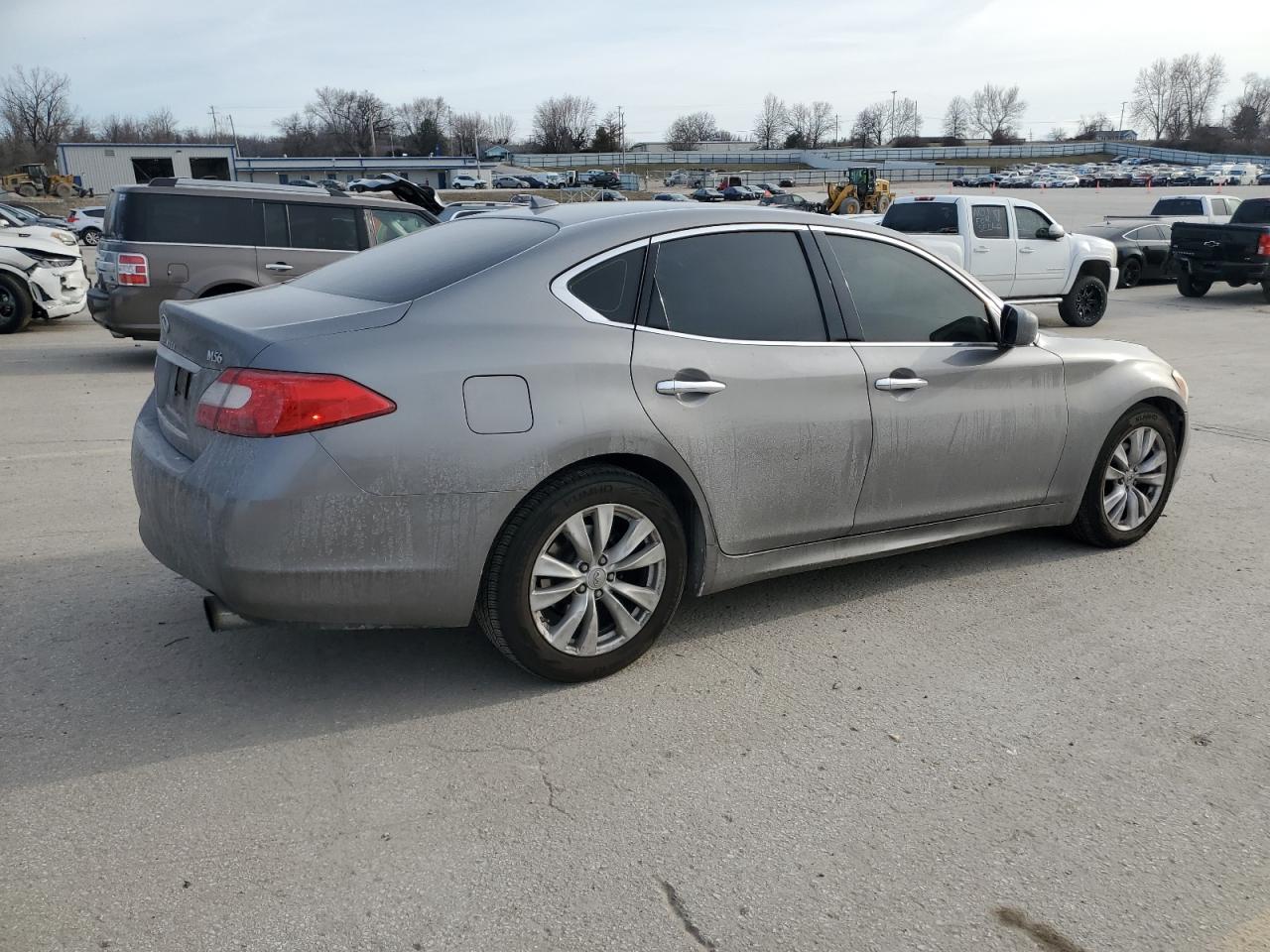 2011 Infiniti M - Image 3