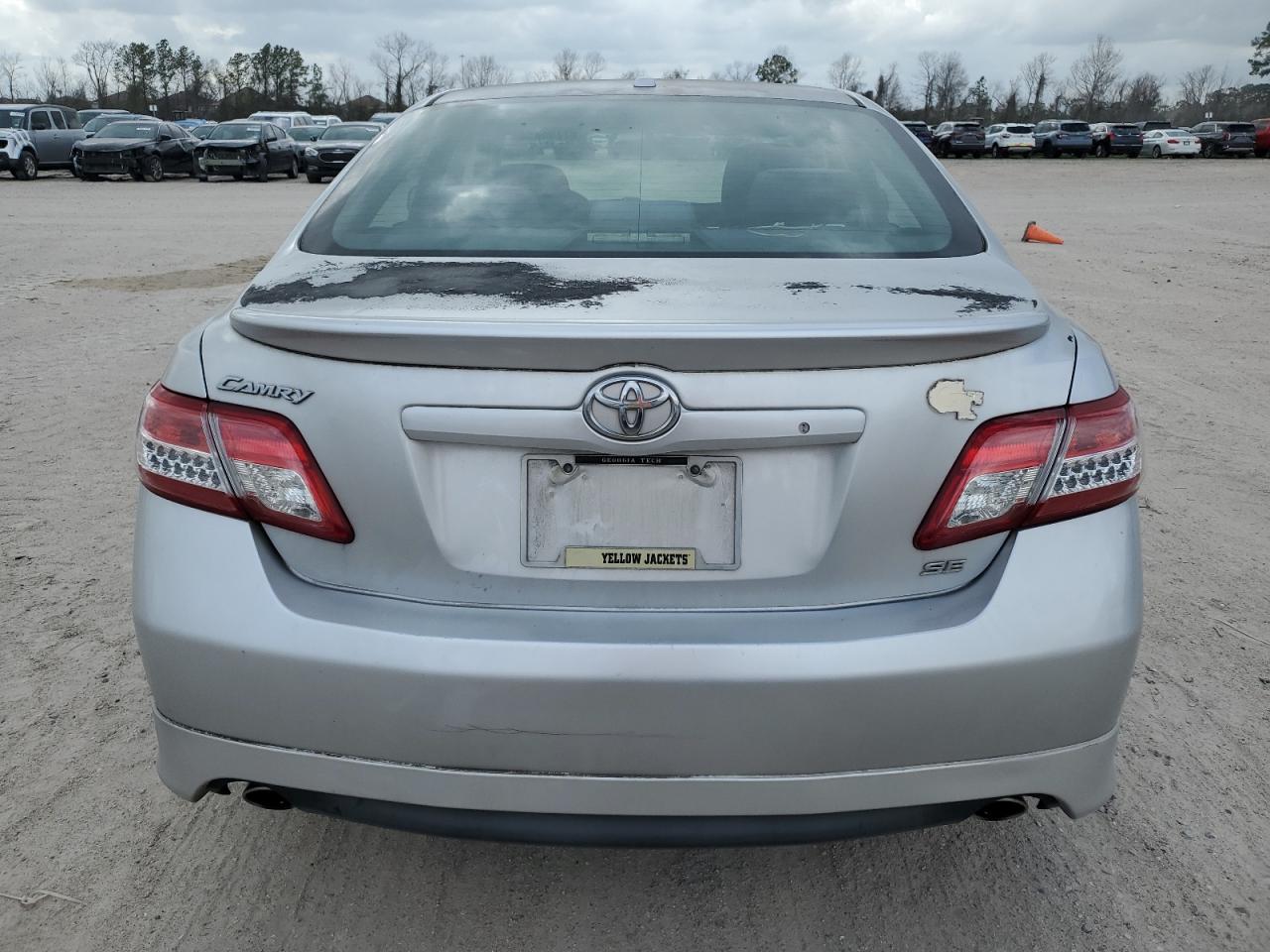 2011 Toyota Camry - Image 6