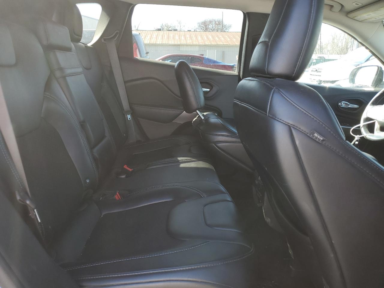 2019 Jeep Grand Cherokee - Image 11
