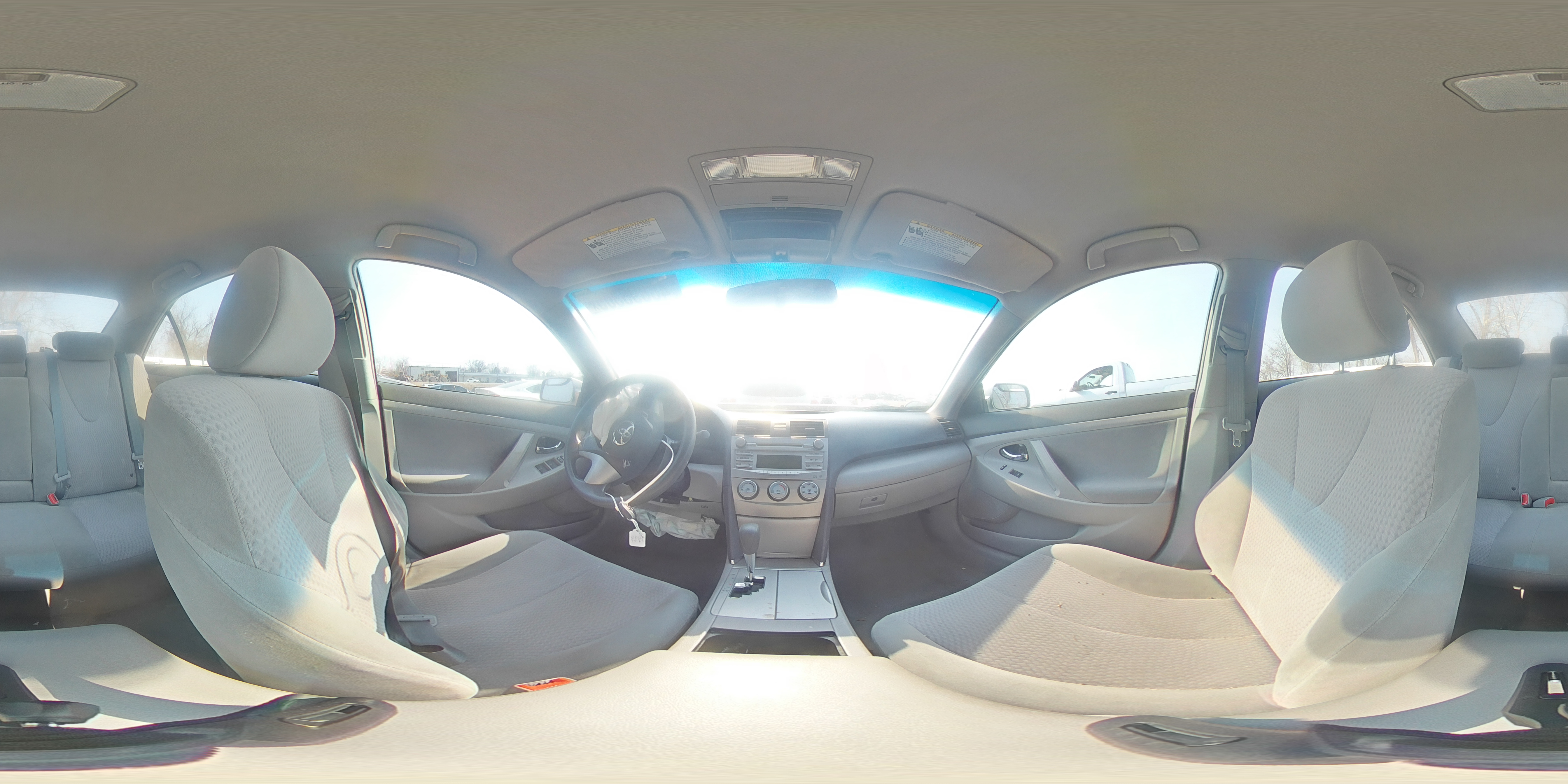 2010 Toyota Camry - Image 13