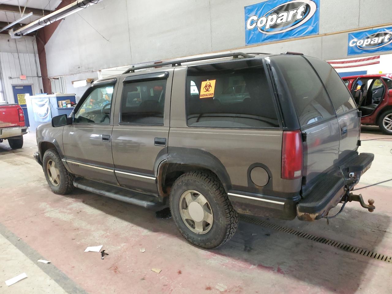 1998 Chevrolet Tahoe - Image 2
