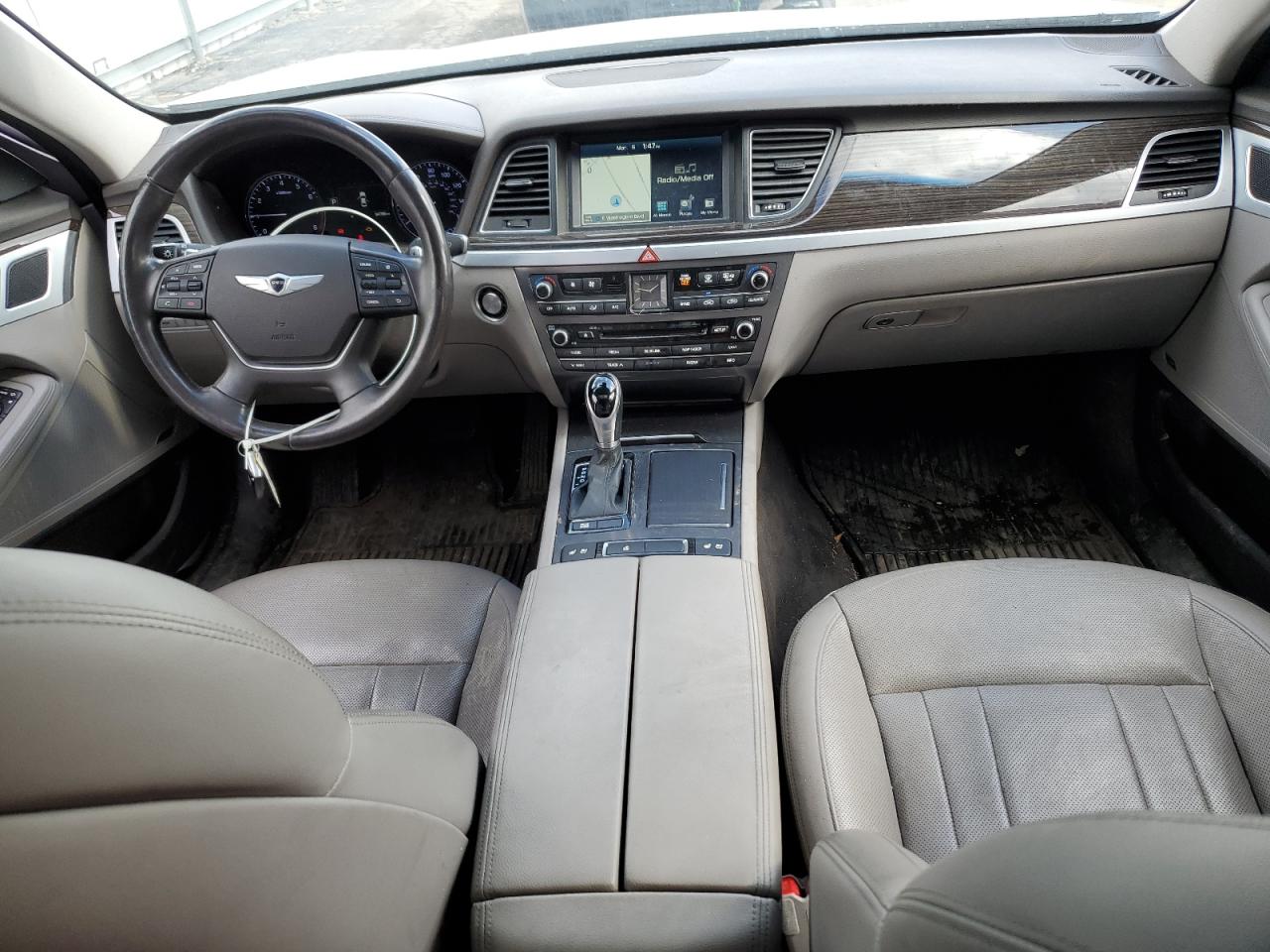 2015 Hyundai Genesis - Image 8