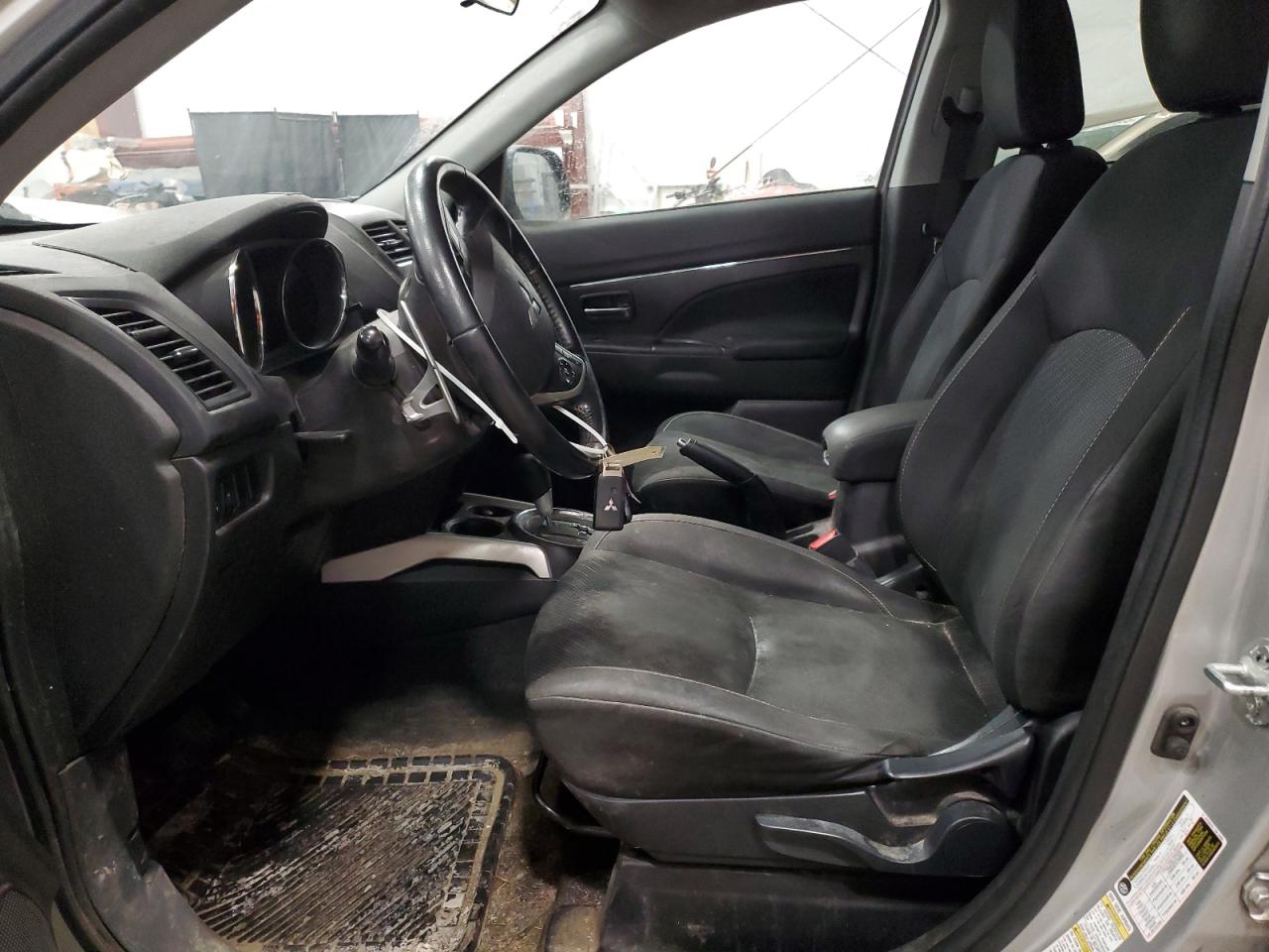 2014 Mitsubishi Outlander - Image 7