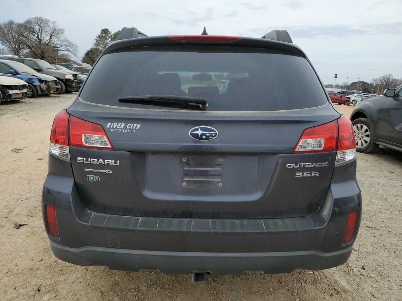 2012 Subaru Outback - Image 6