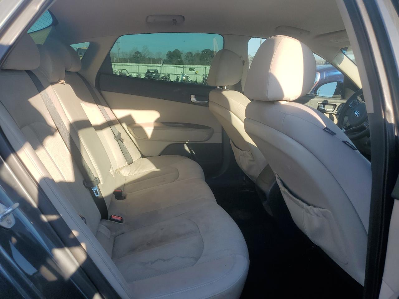 2016 Kia Optima - Image 10