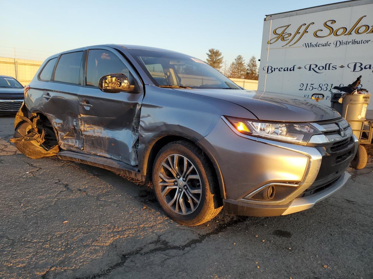 2016 Mitsubishi Outlander - Image 4