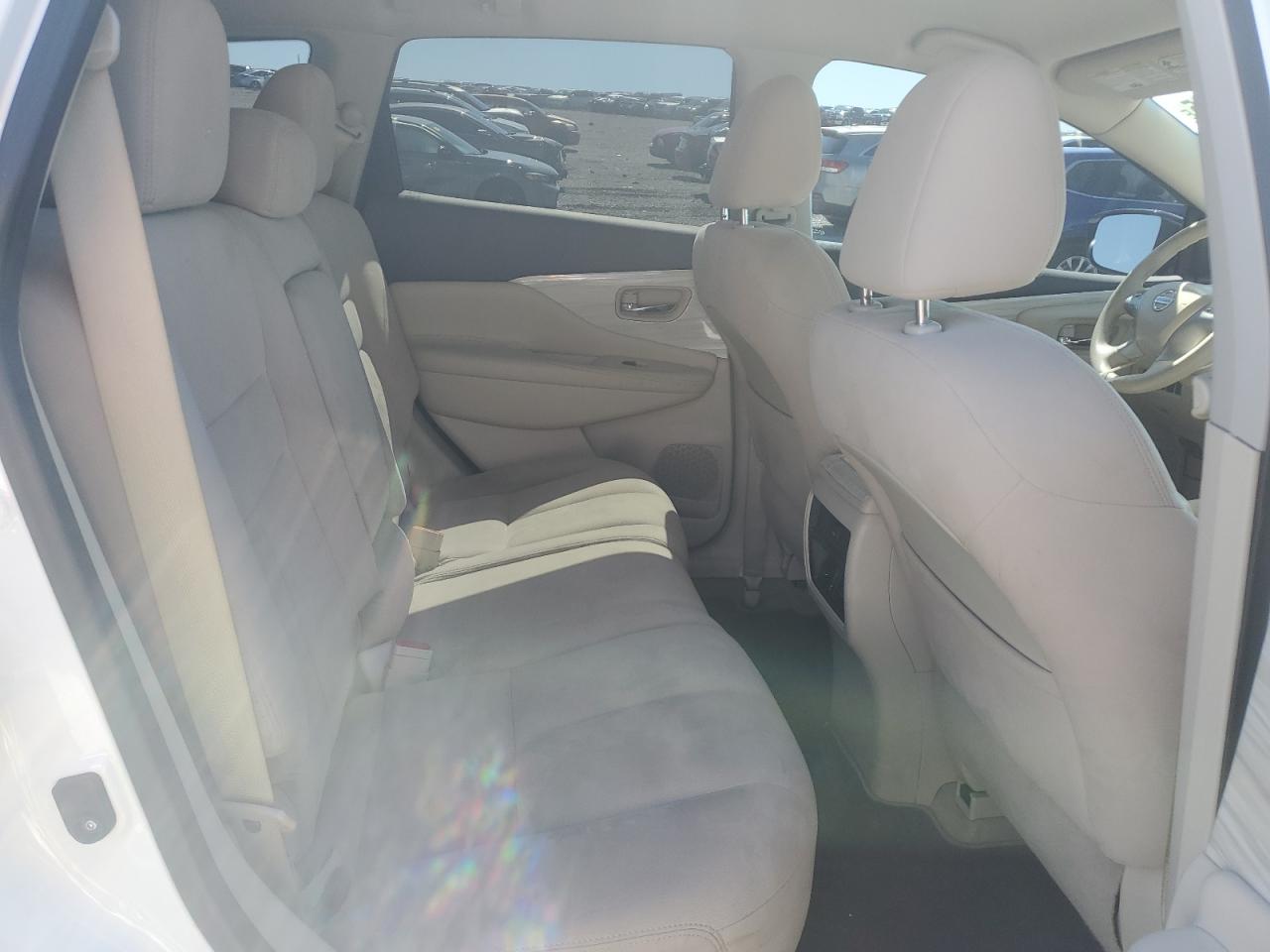 2015 Nissan Murano - Image 12