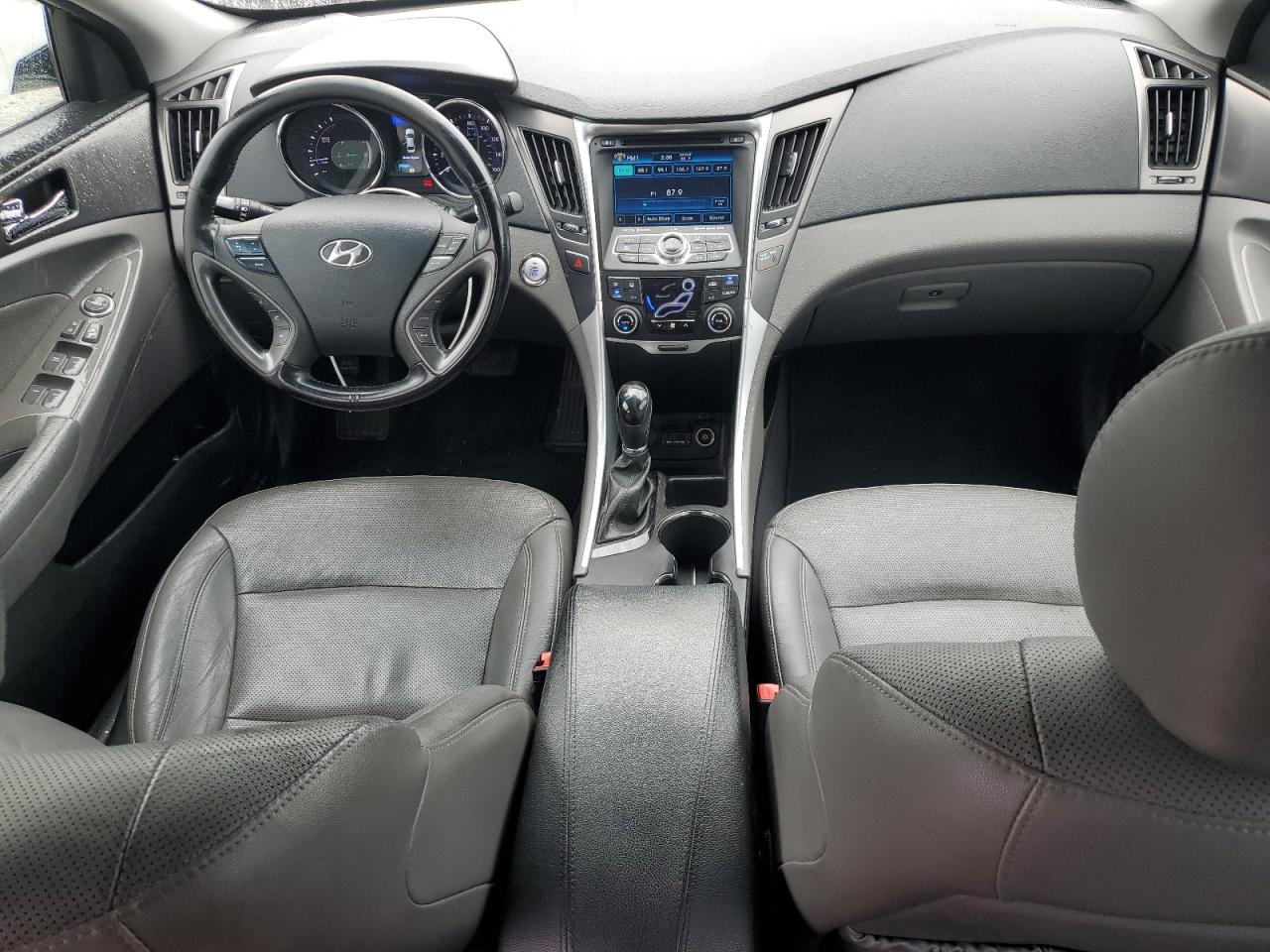 2015 Hyundai Sonata - Image 8