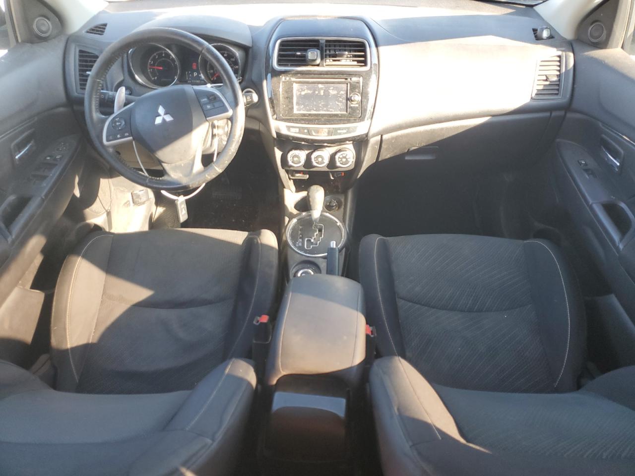 2015 Mitsubishi Outlander - Image 8