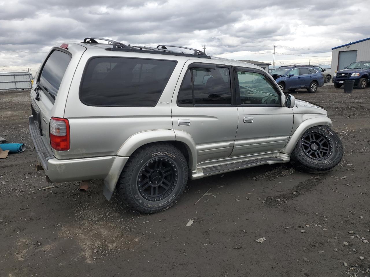 2000 Toyota 4Runner - Image 3