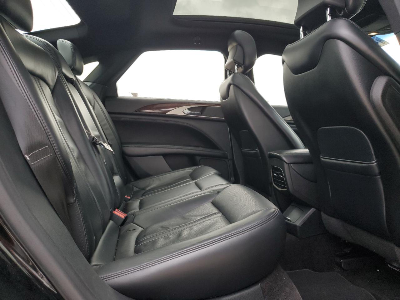 2017 Lincoln MKZ - Image 10