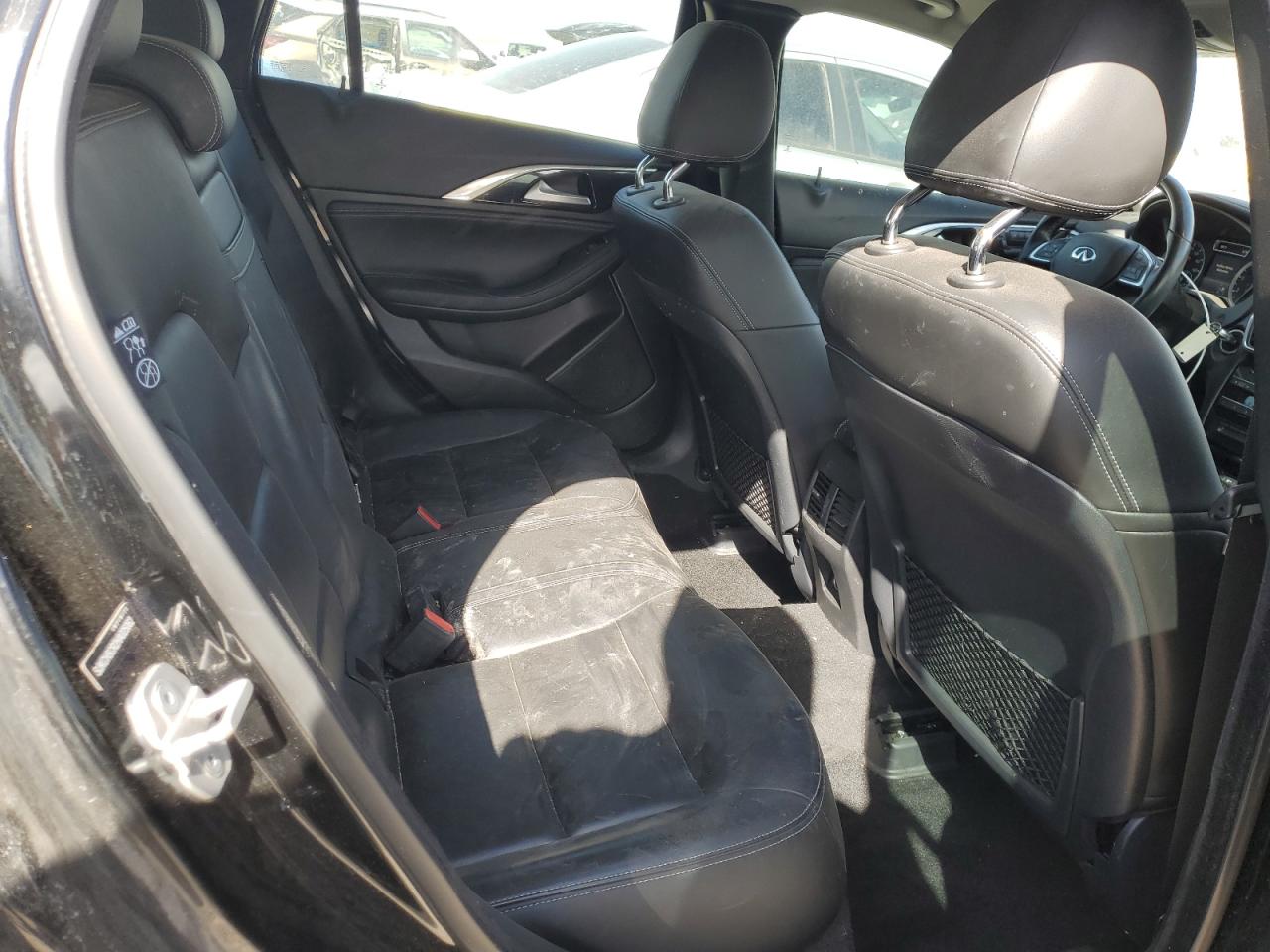 2017 Infiniti QX30 - Image 10